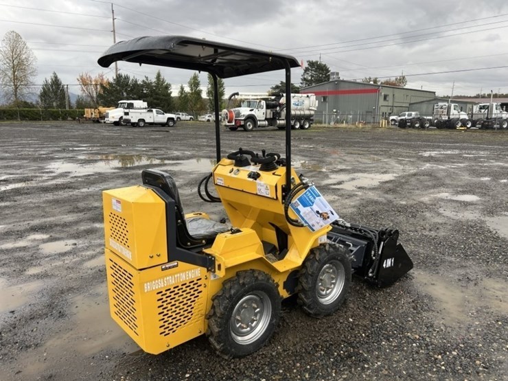 2025-infront-yf480-skidsteer-loader-image-4