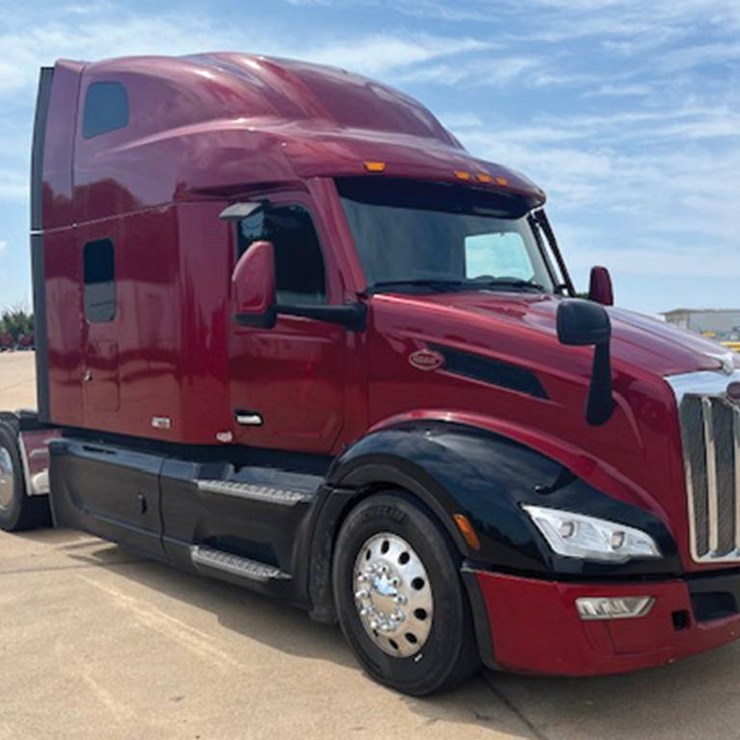 2023 PETERBILT 579