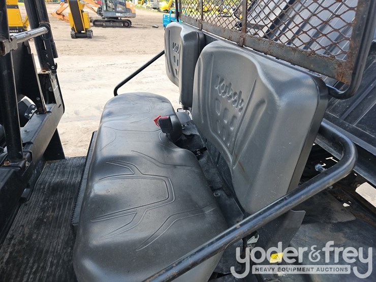 2022-kubota-rtvx1140-image-16