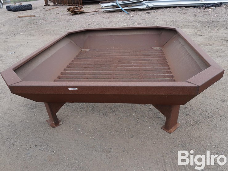 7'x8'x28"-tall-hay-feeder-image-6