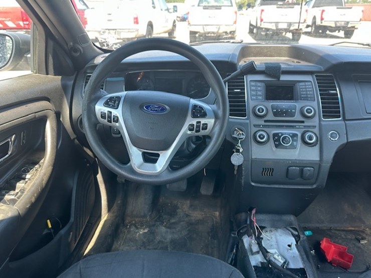 #23002-•-2017-ford-taurus-image-36