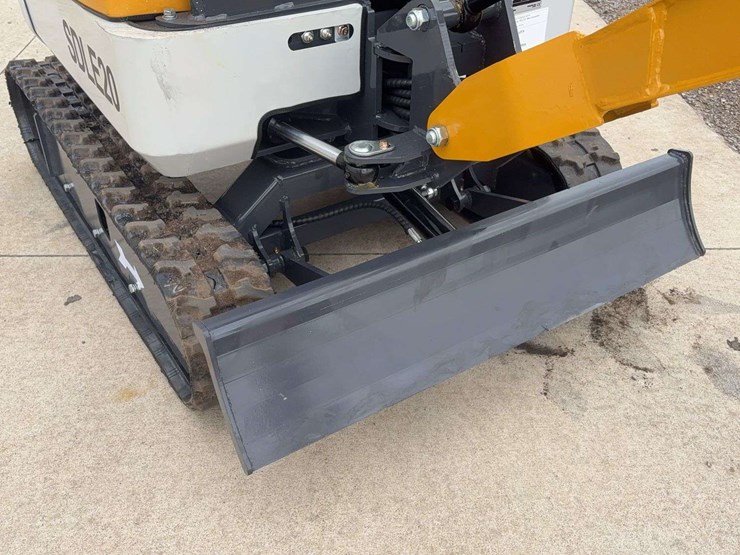 sdlanch-sdle20-mini-excavator-image-8