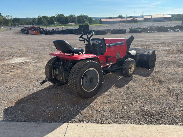mtd-lawn-tractor-image-3