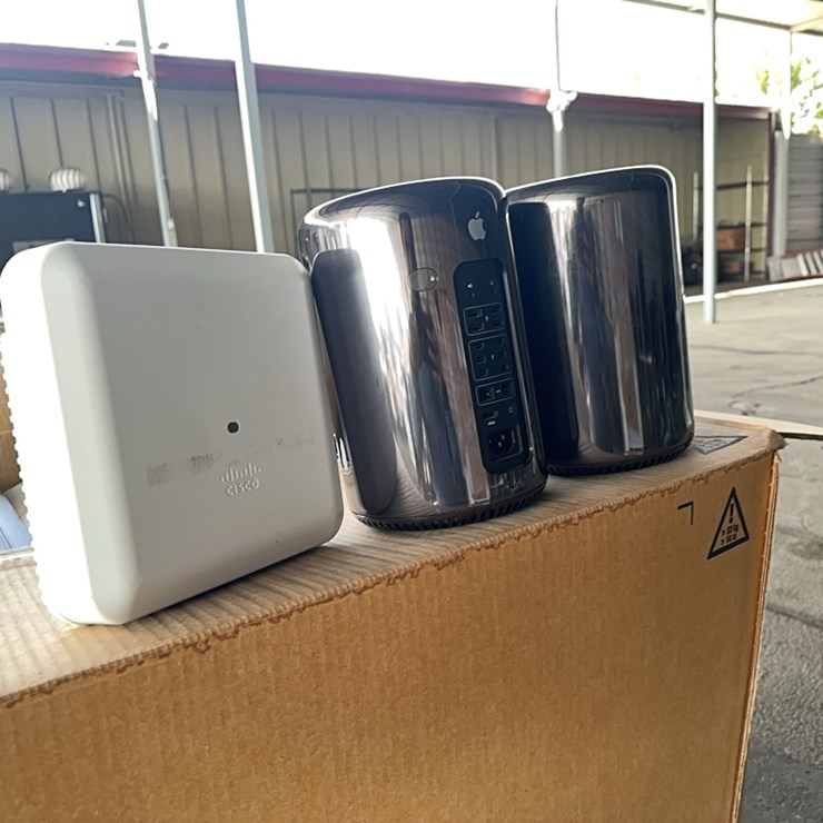 LOT#- - CISCO ACCESS POINTS , MAC PRO TOWERS , KEY BOARDS AND PHONE SETS