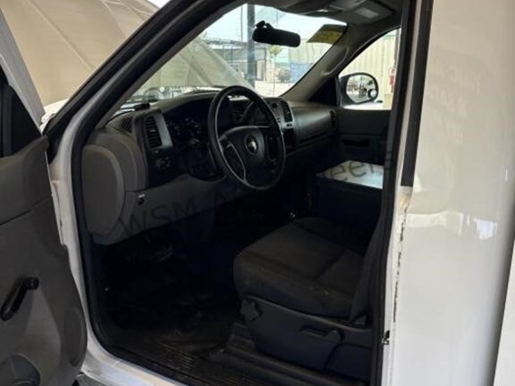 2012-chevrolet-silverado-1500-image-22