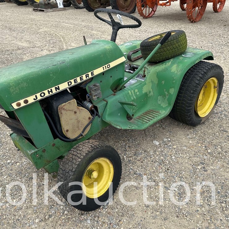 2047 JOHN DEERE 110