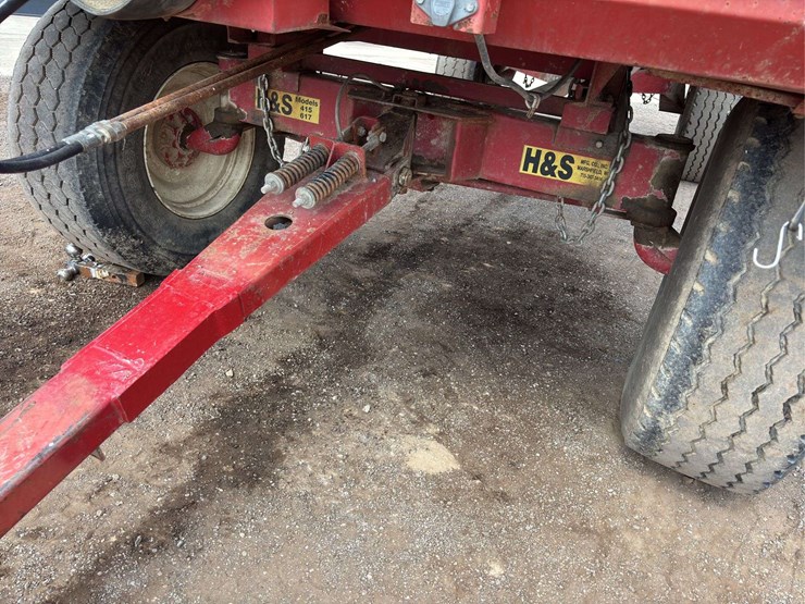 h&s-hd-twin-auger-18'-forage-wagon-image-25