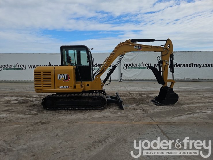 2021-caterpillar-305.5-image-5