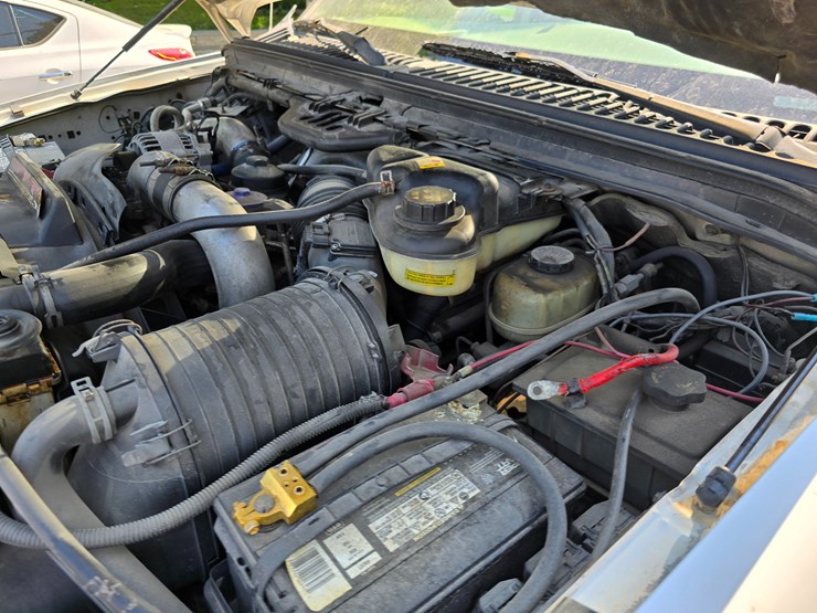2004-ford-f550-image-42