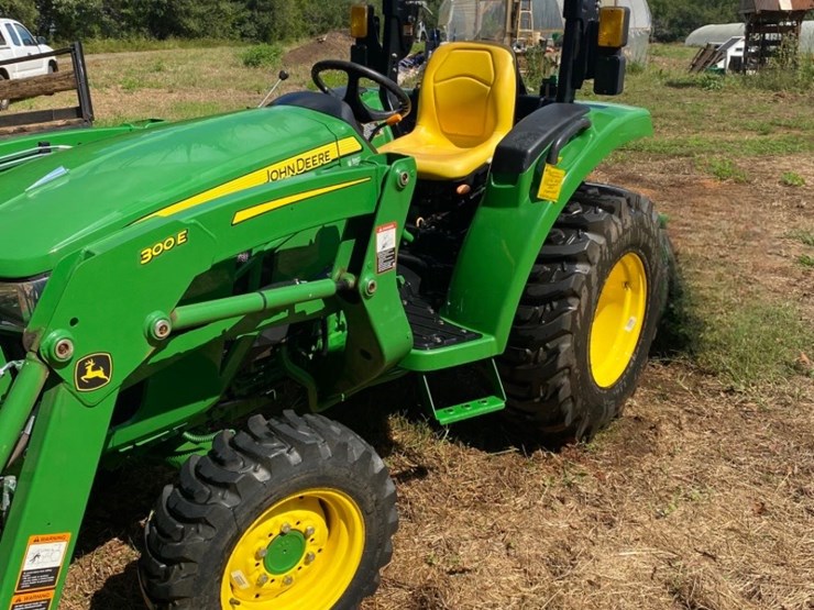 2023-john-deere-3043d-image-6
