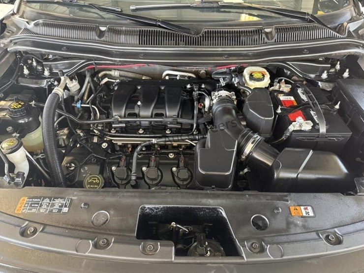 2016-ford-explorer-image-12