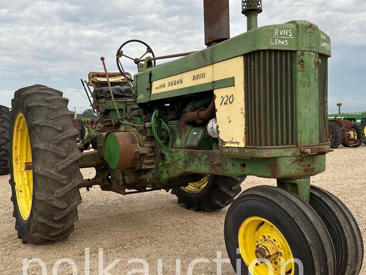 john-deere-720-image-1