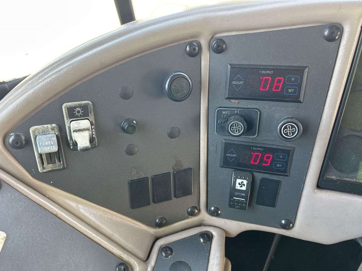 2004-ic-corporation-3000ic-school-bus-image-15
