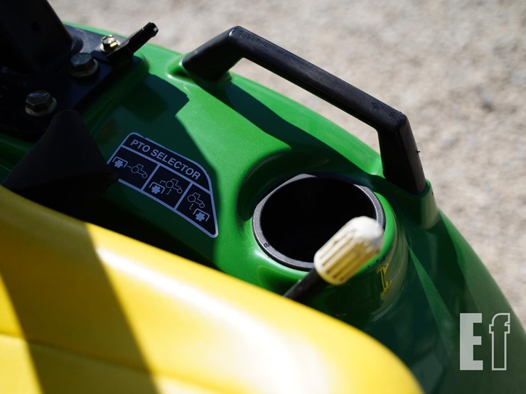 2003-john-deere-2210-image-27