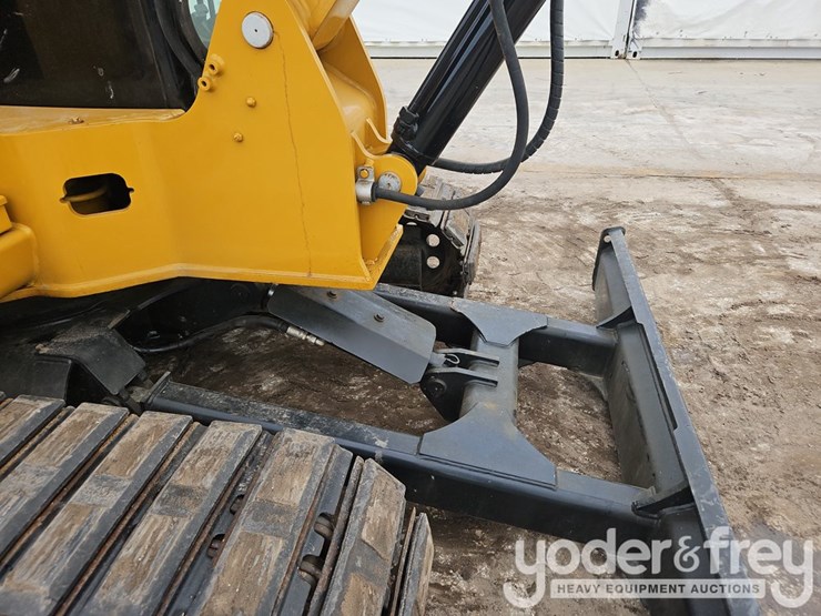 2021-caterpillar-305.5-image-13