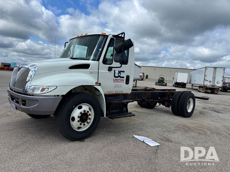 2007-international-durastar-4300-image-16