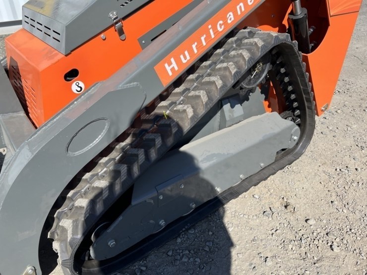 2025-hurricane-hrc700-mini-compact-track-loader-image-15