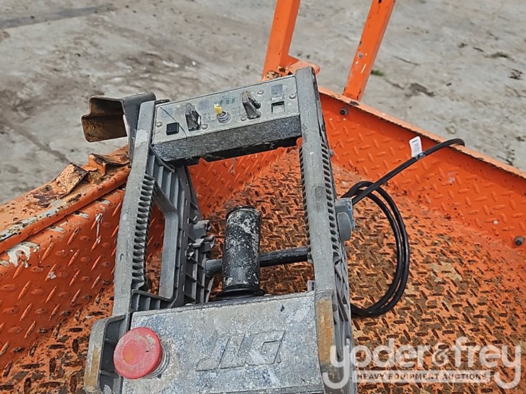 2018-jlg-1932r-image-12