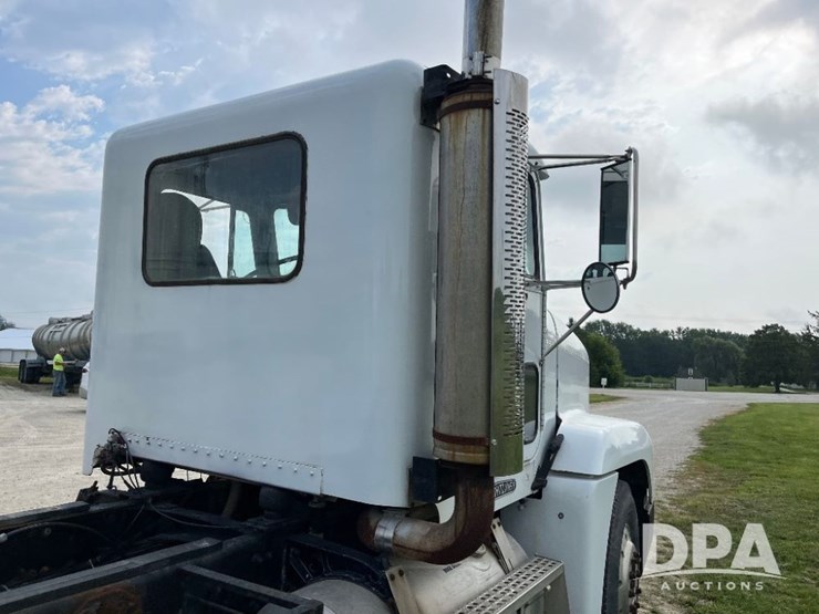 1993-freightliner-truck-(jn2646,-unit-42339)-image-37