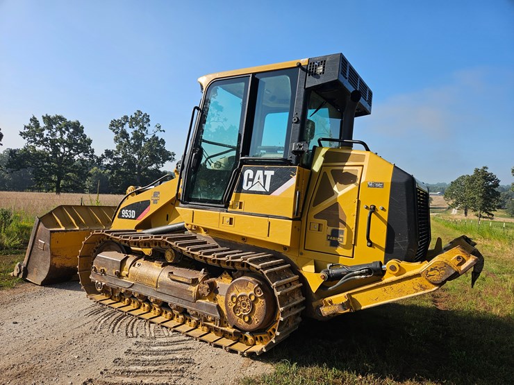2014-caterpillar-953d-image-12