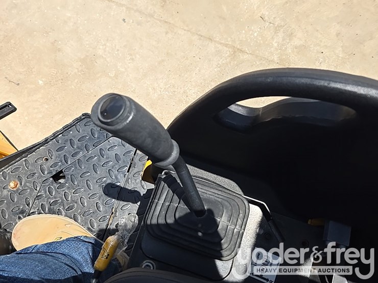 2023-jcb-ct260-120-image-36
