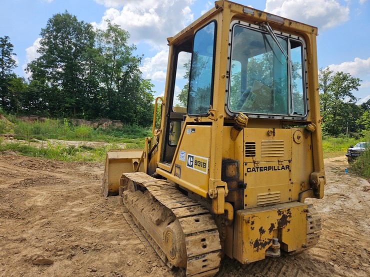 caterpillar-931b-image-12