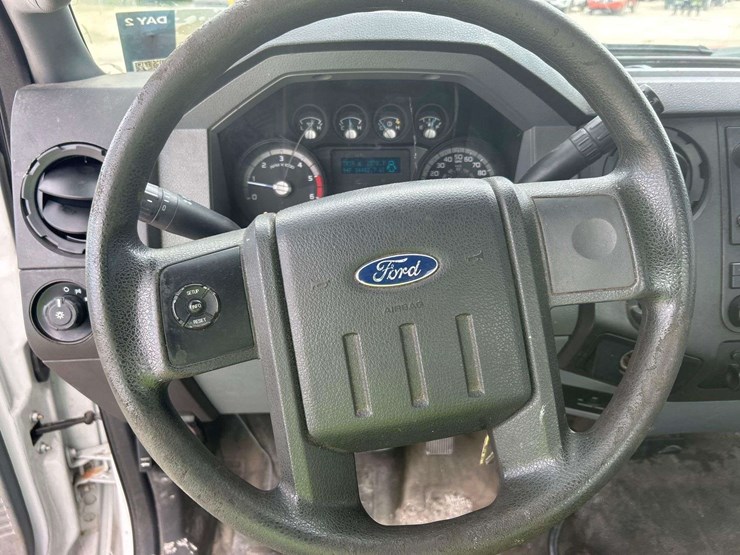 2015-ford-f550-image-13