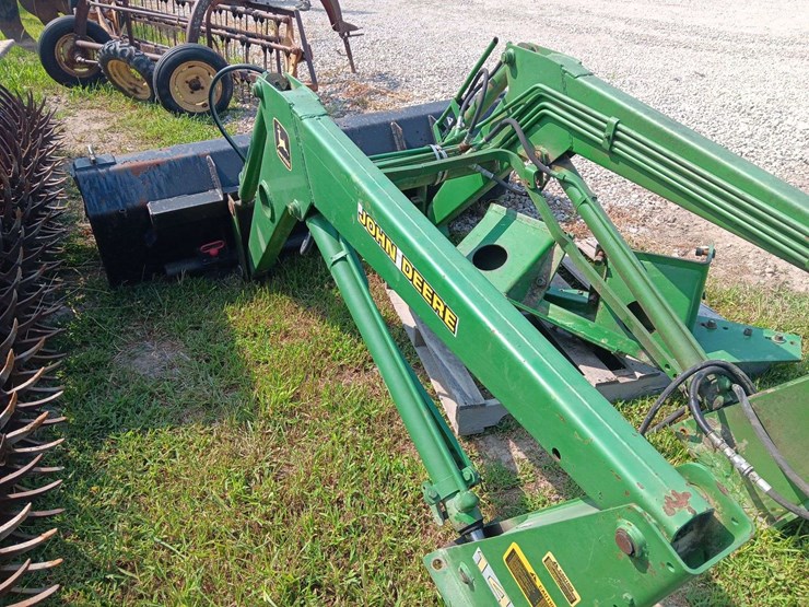 john-deere-148-image-3