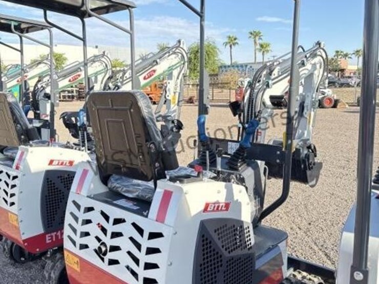 battler-et12m-6-mini-excavator-image-4