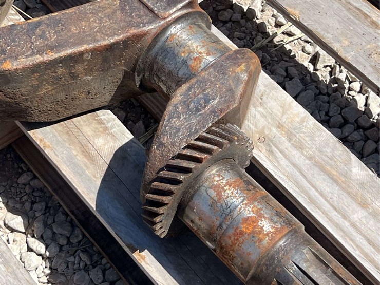 john-deere-model-g-crankshaft-image-9