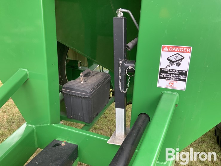 unverferth-gc8250-grain-cart-image-17