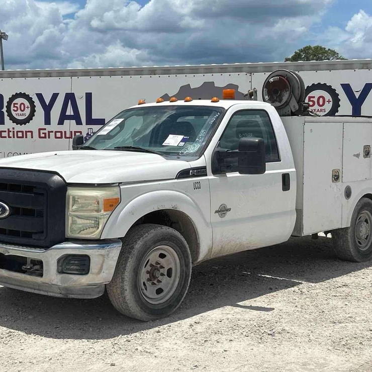 2011 FORD F350