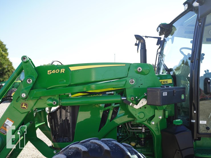 2017-john-deere-5090r-image-11