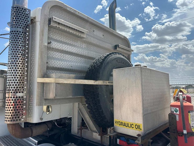 2008-kenworth-t800-image-10