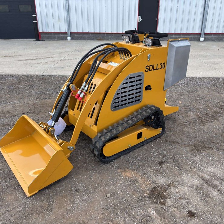 SDLL30 Stand-On Skid Loader