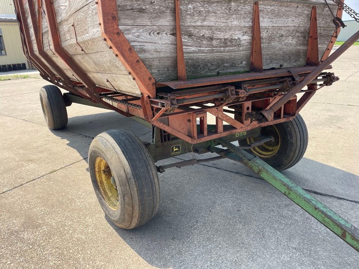 john-deere-1075-image-18