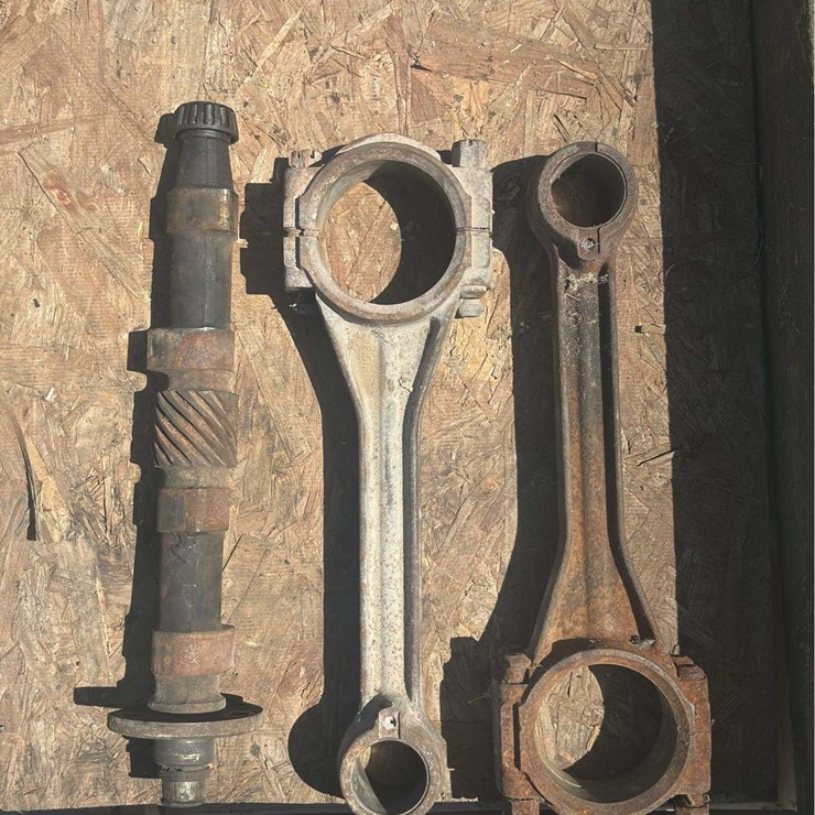 John Deere Model G Rod Set and Camshaft