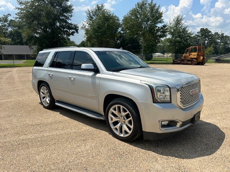 2015-gmc-yukon-image-2