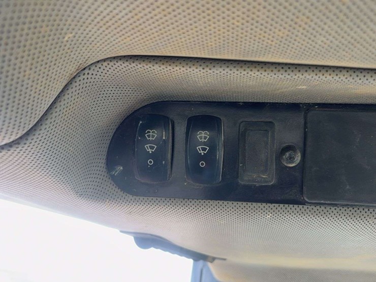 deere-550j-lt-image-42