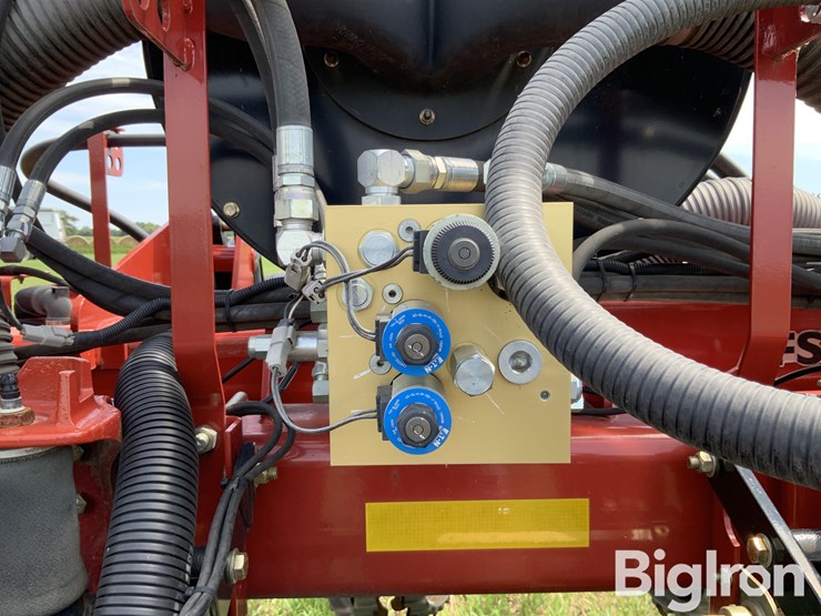 2012-case-ih-1250-image-15