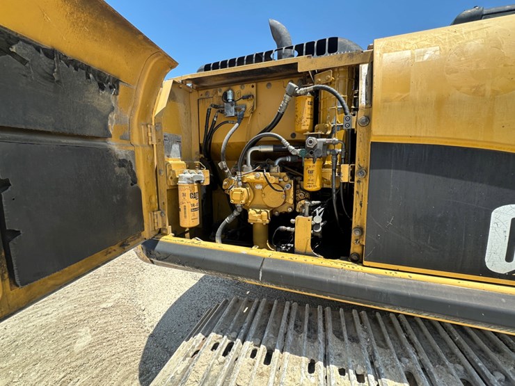 2008-caterpillar-320d-image-16