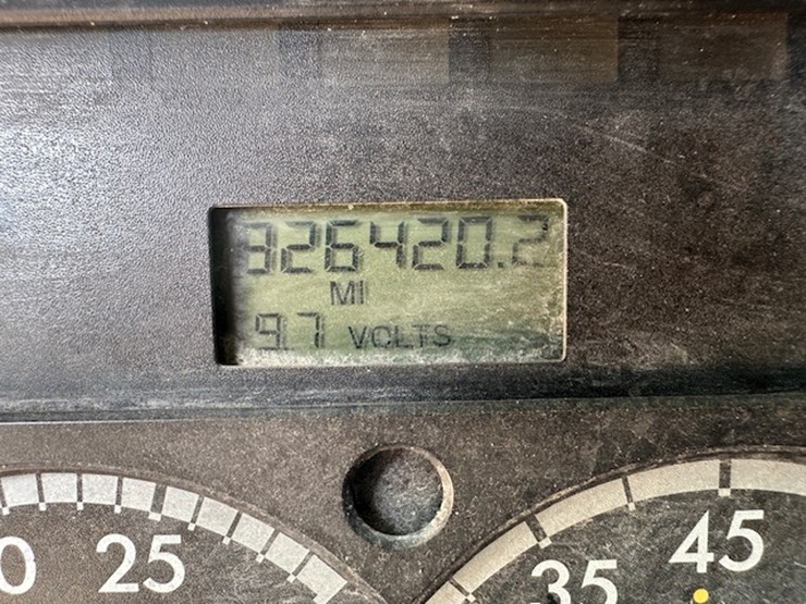 #22942-•-2005-freightliner-image-67