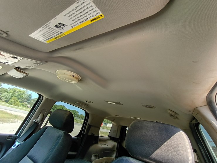 2010-chevrolet-tahoe-image-32