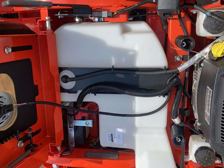2023-ariens-91161-zero-turn-mower-image-14