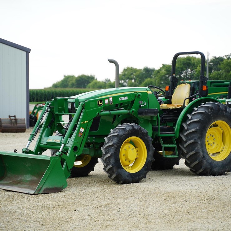 2013 JOHN DEERE 5100E