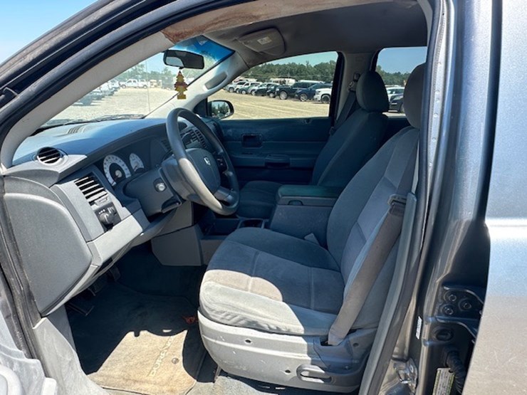 2005-dodge-durango-image-41