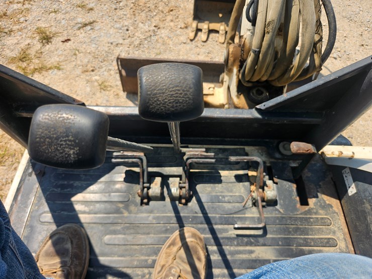 bobcat-325-image-39