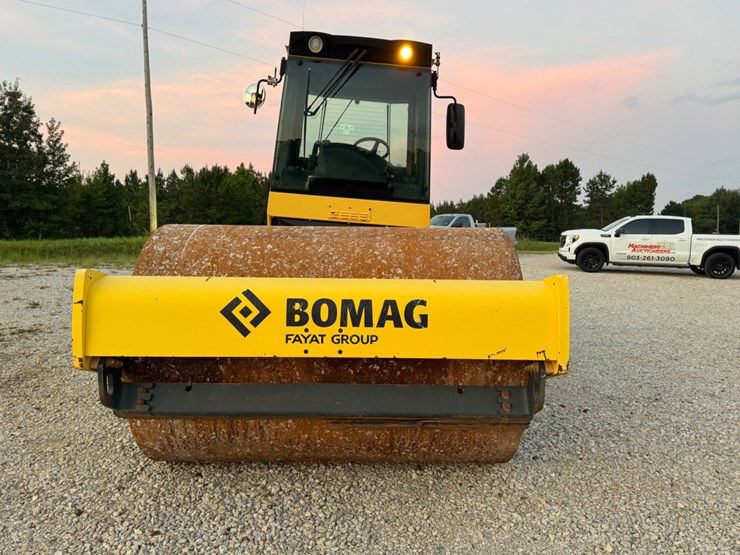 2014-bomag-bw213dh-4-image-2