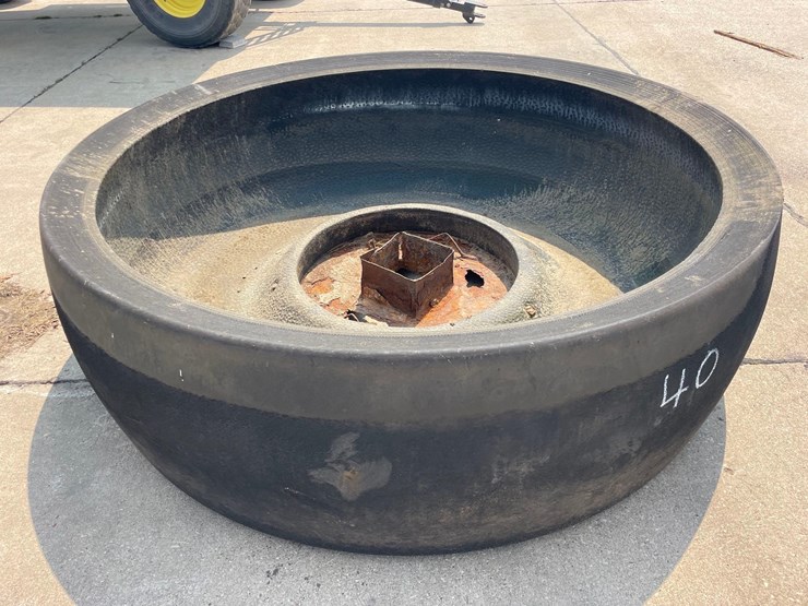 7ft-round-tire-feeder-image-5