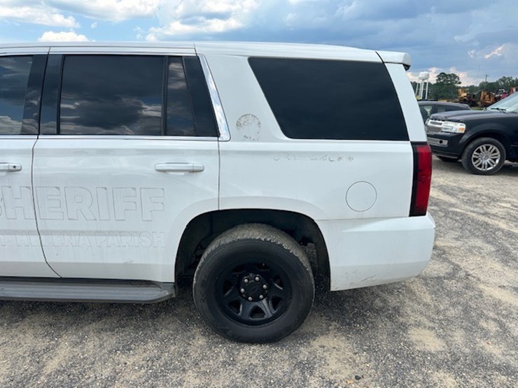 2015-chevrolet-tahoe-image-9